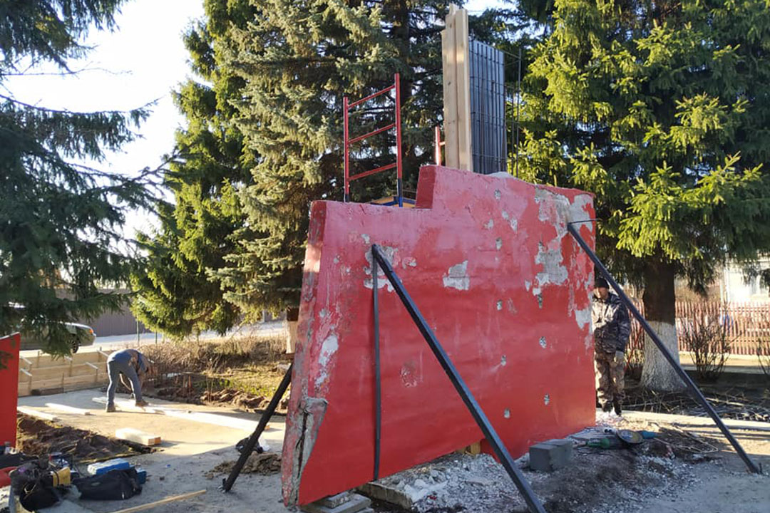 obelisk 1