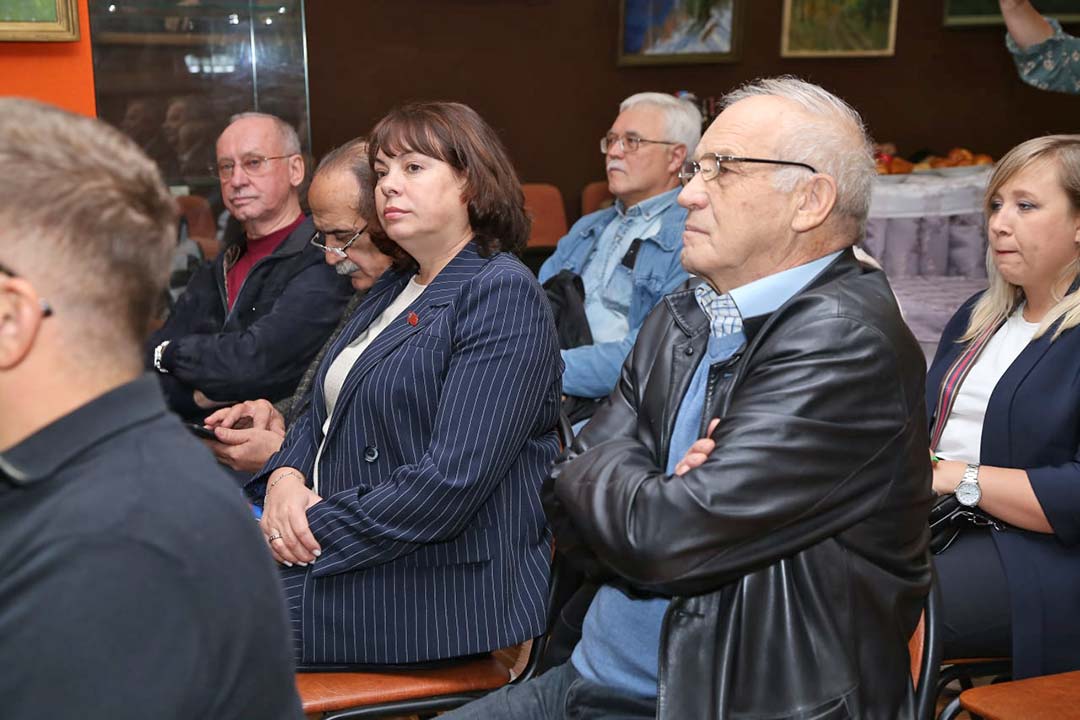 vistavka gutorkin 6
