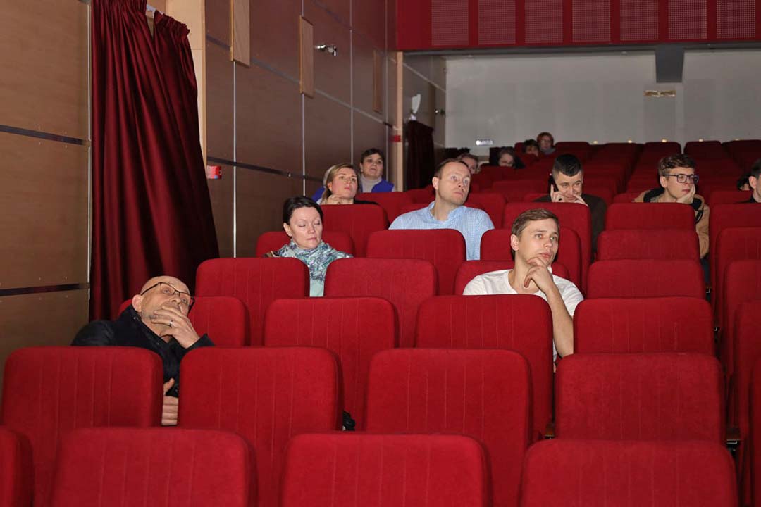 slushaniya skver vorovskogo 3