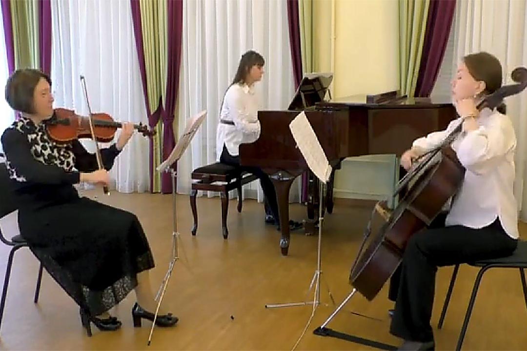 igrayut prepodavateli 1