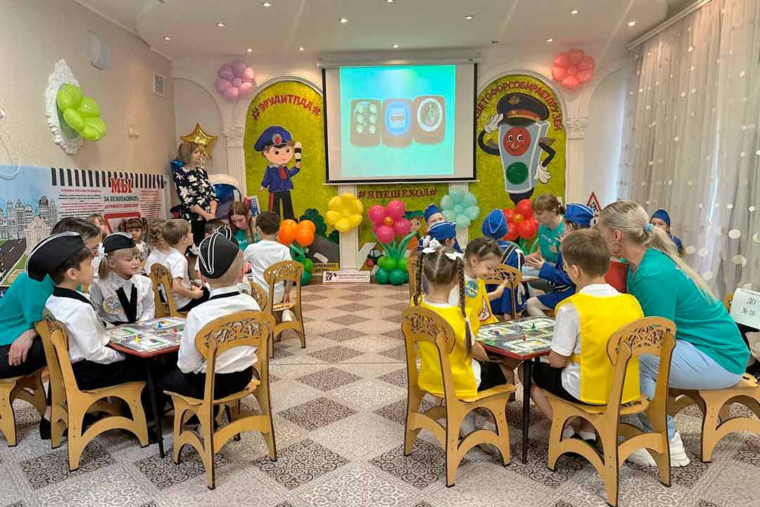 gibdd svetofor sobiraet druzey 6