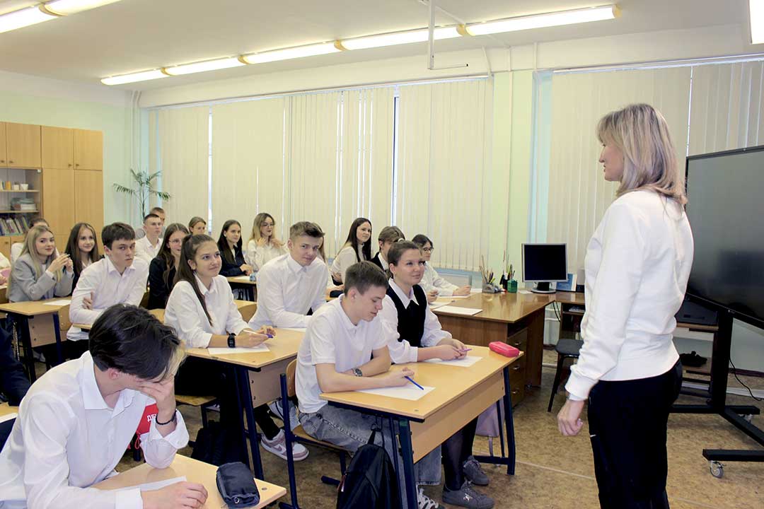 novohariton ucheniki 11 klassa SOSH10 Zholobov 5
