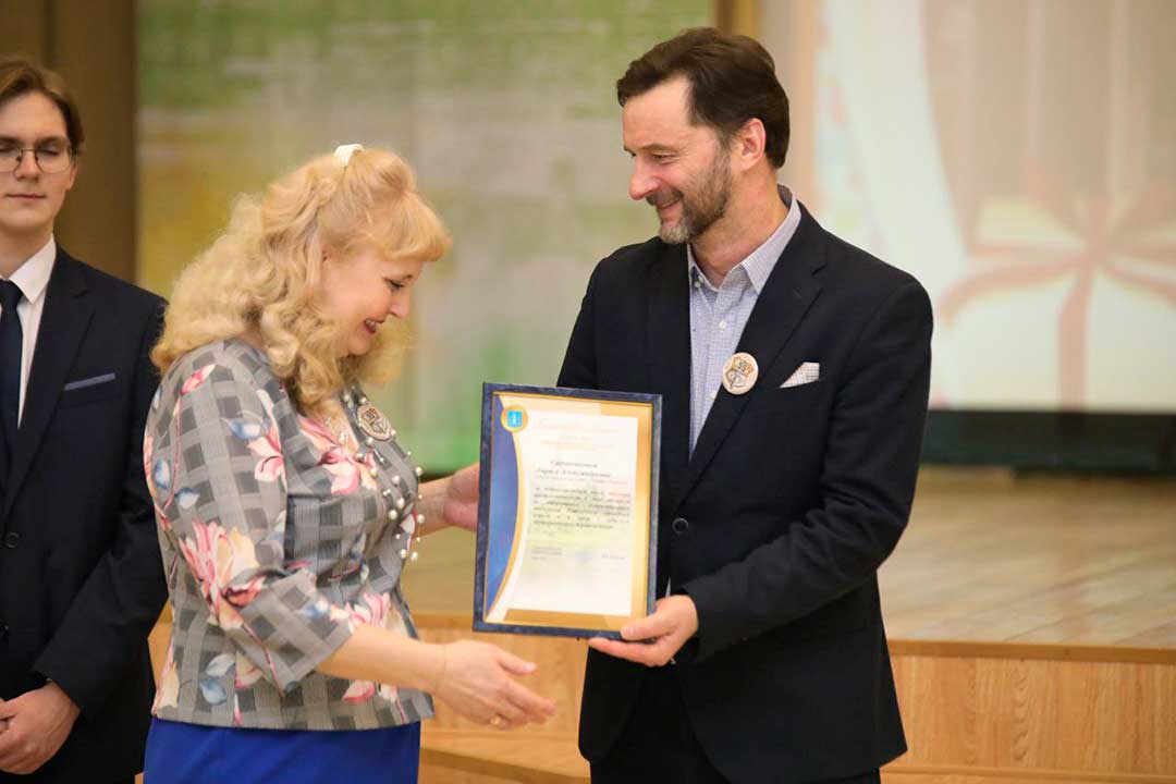 obrazov gimnaziya uybiley 6