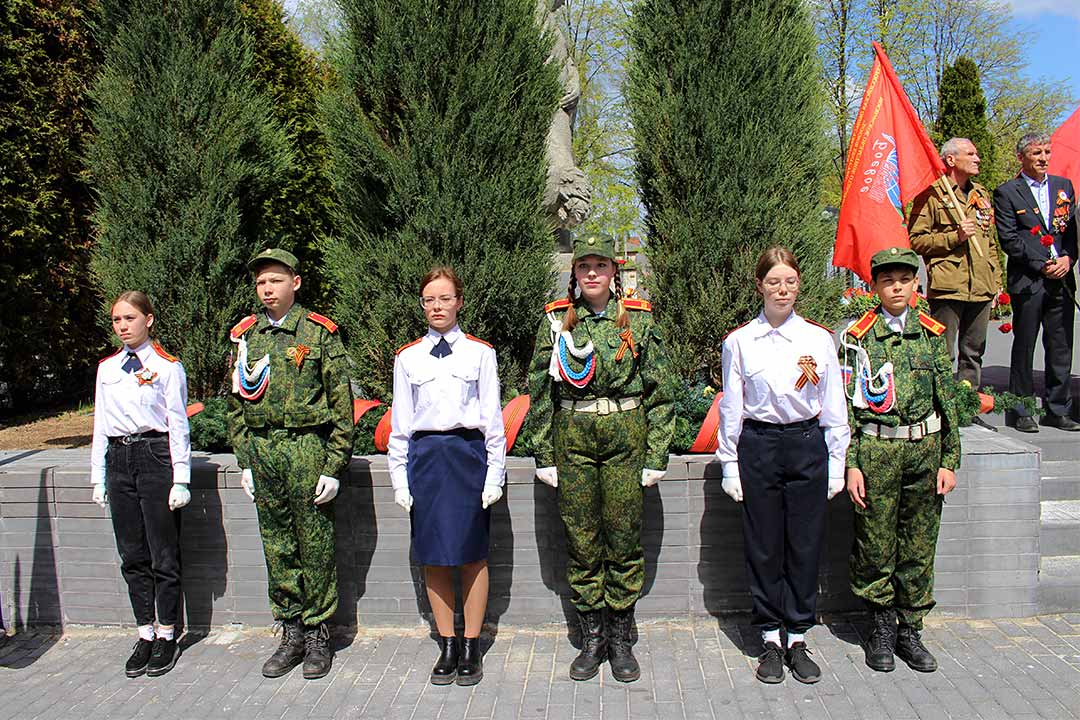 novoharitonovskoe vozlozhenie cvetov 23