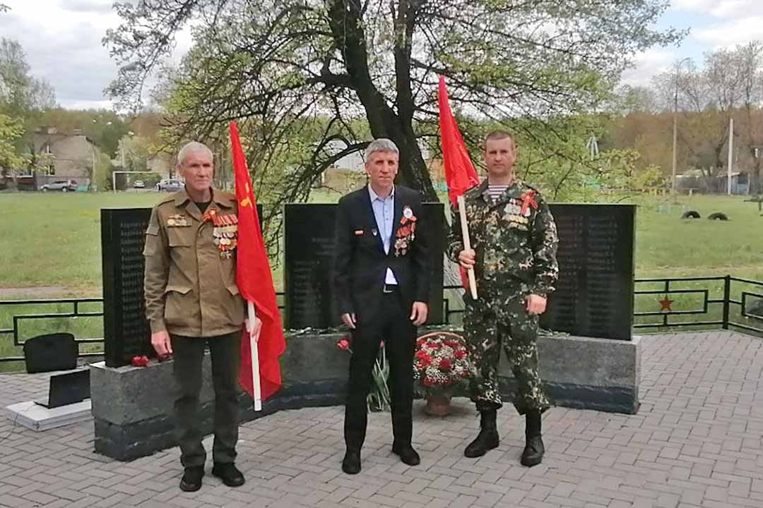 novoharitonovskoe vozlozhenie cvetov 3