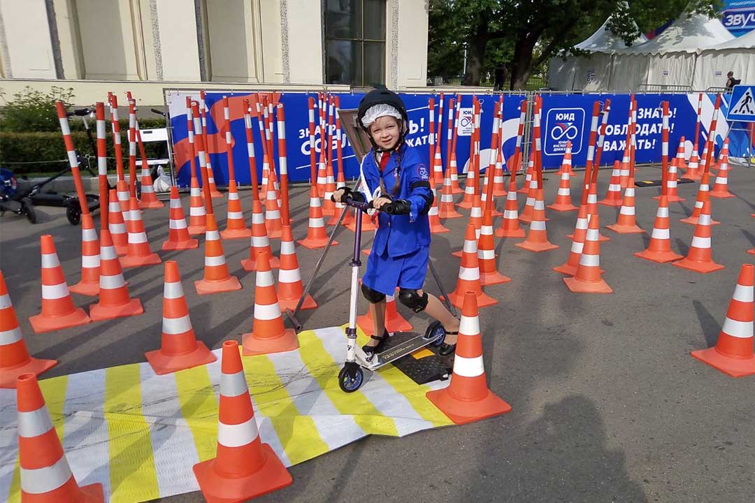gibdd svetofor sobiraet druzey 11