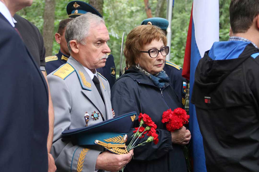 pamyatnik levashovu 7