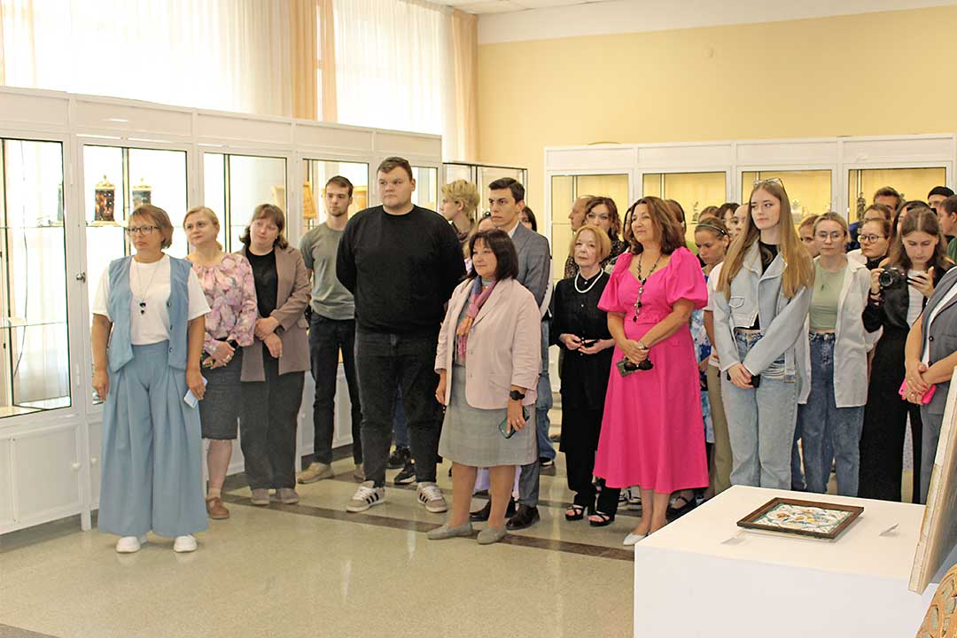 vistavka vipusknih rabot GGU 1