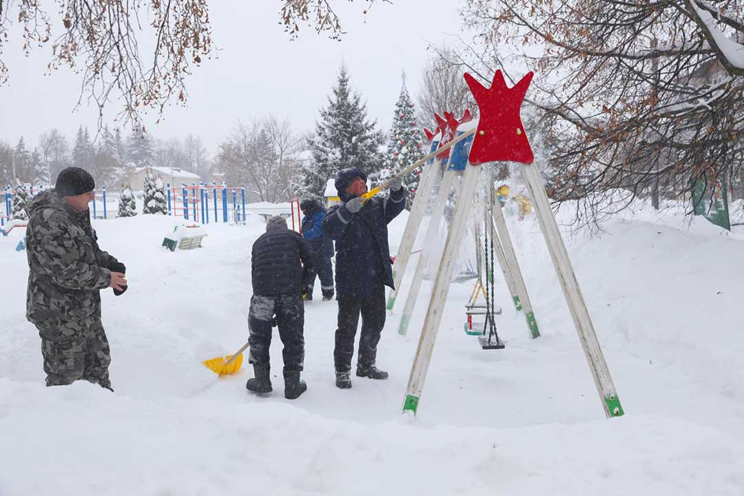 uborka snega vohrinka malishev 2