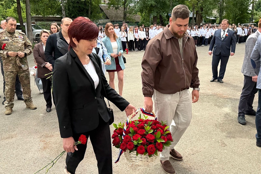 Memorialnaya DoskaBikovo 1