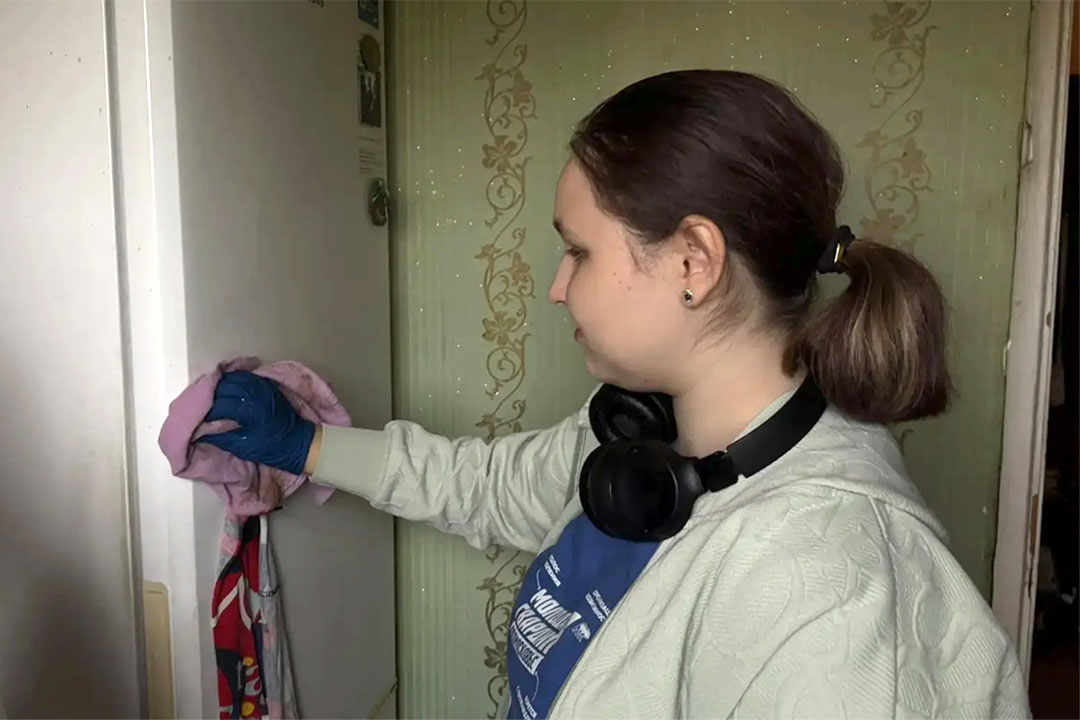 Volonteri Pomosh Starushke 