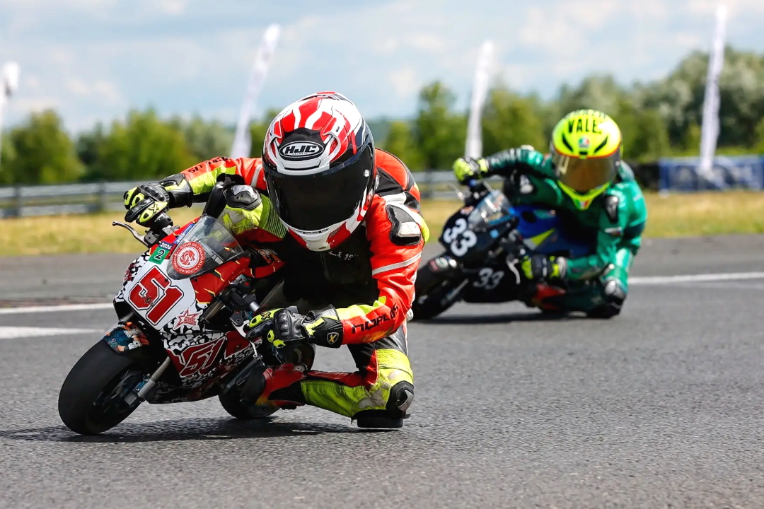 9 Letniy gonshik Supermoto 1