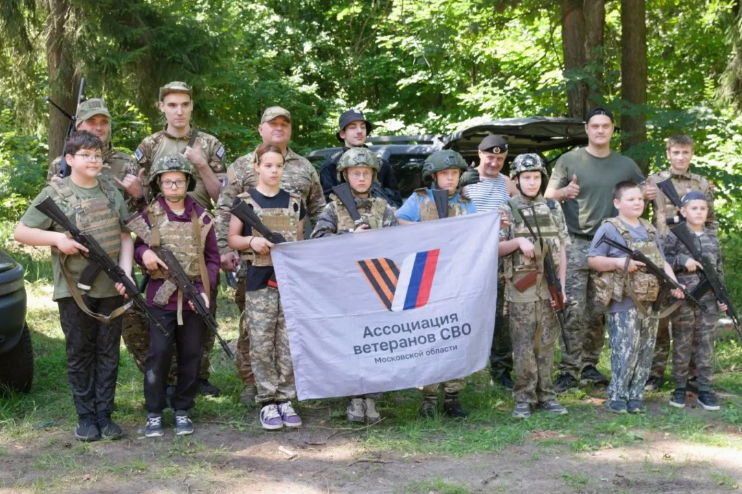 В Раменском округе ветераны СВО провели для молодёжи занятие по начальной военной подготовке