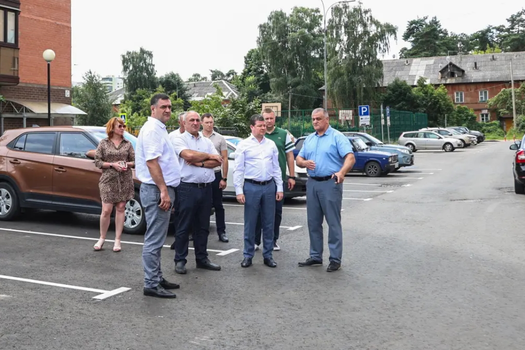 Malishew Dvor Na Chugunova 1